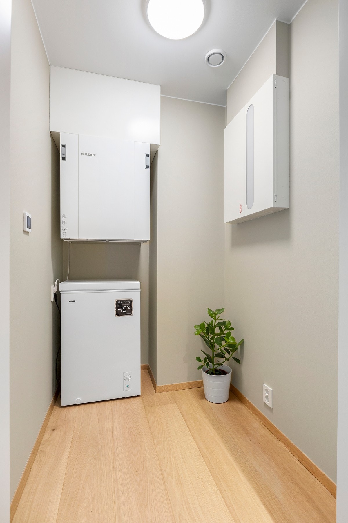 Innvendig bod/teknisk rom. Galleribilde