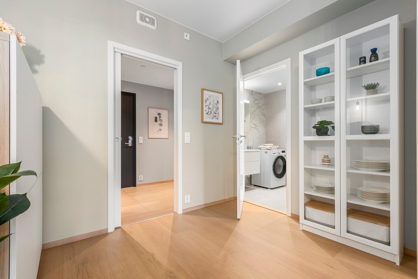 Det er balansert ventilasjon i leiligheten. Galleribilde