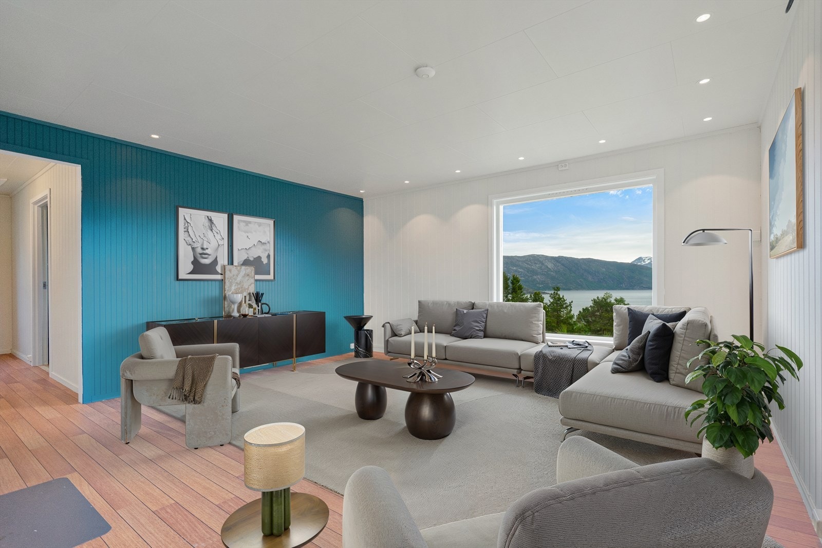 Fra stuevindu er det flott utsikt. (Digitalt møblert) Galleribilde