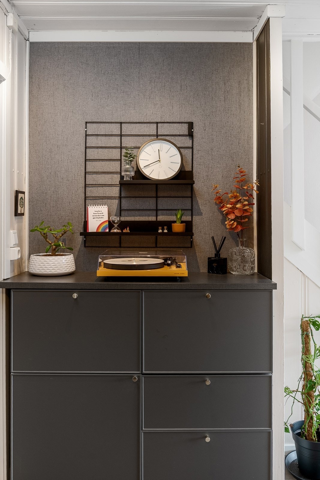 I mellomgang er det krok med plass til kommode Galleribilde