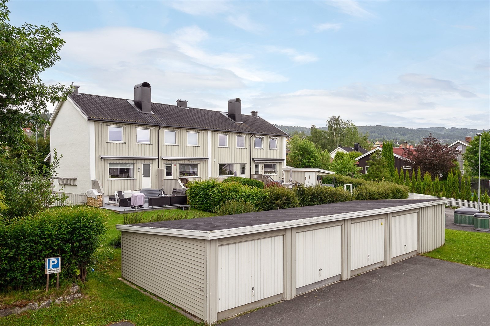 Boligen har en tilhørende garasjeplass. Galleribilde