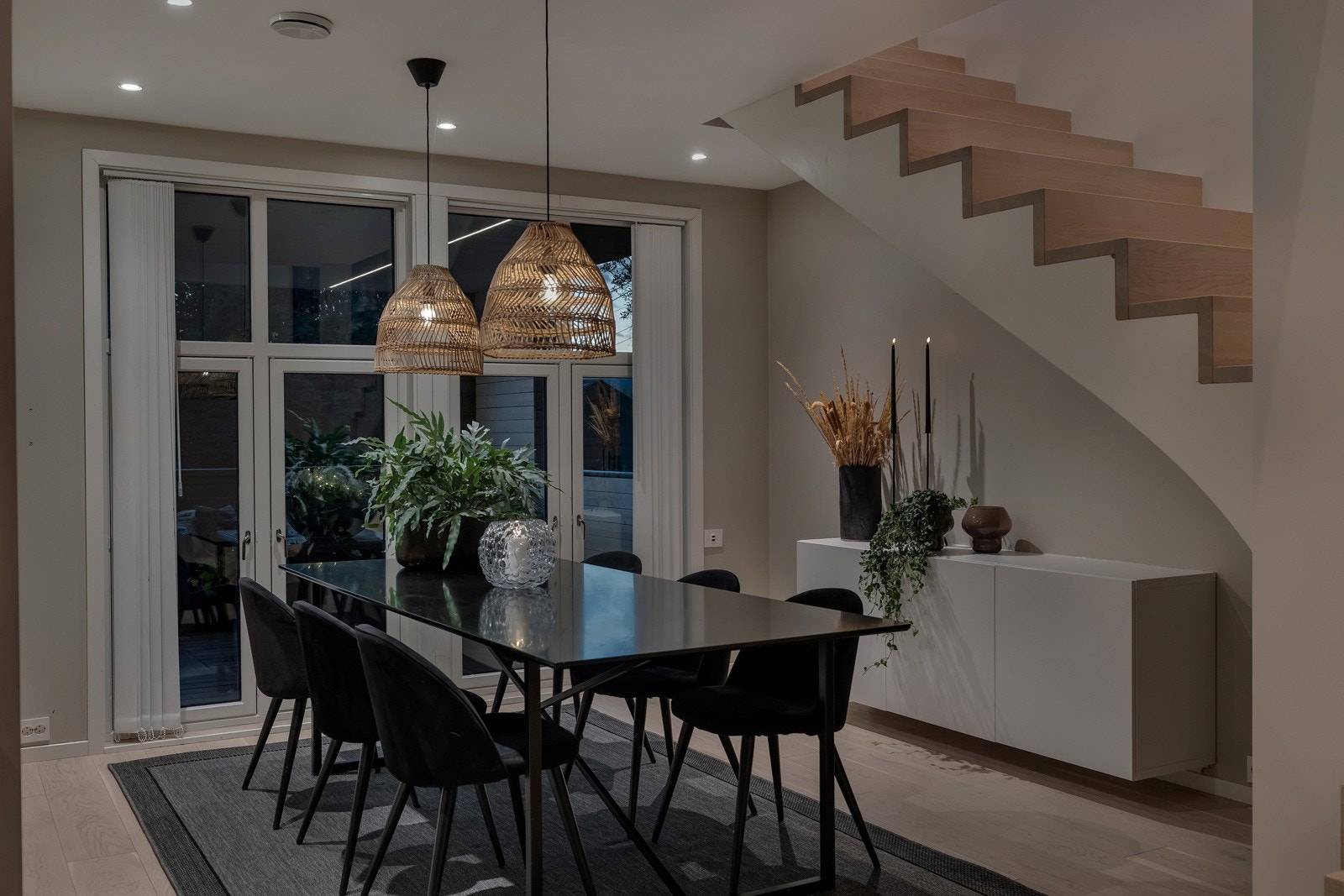 Også herfra er det utgang til samme markterrasse Galleribilde