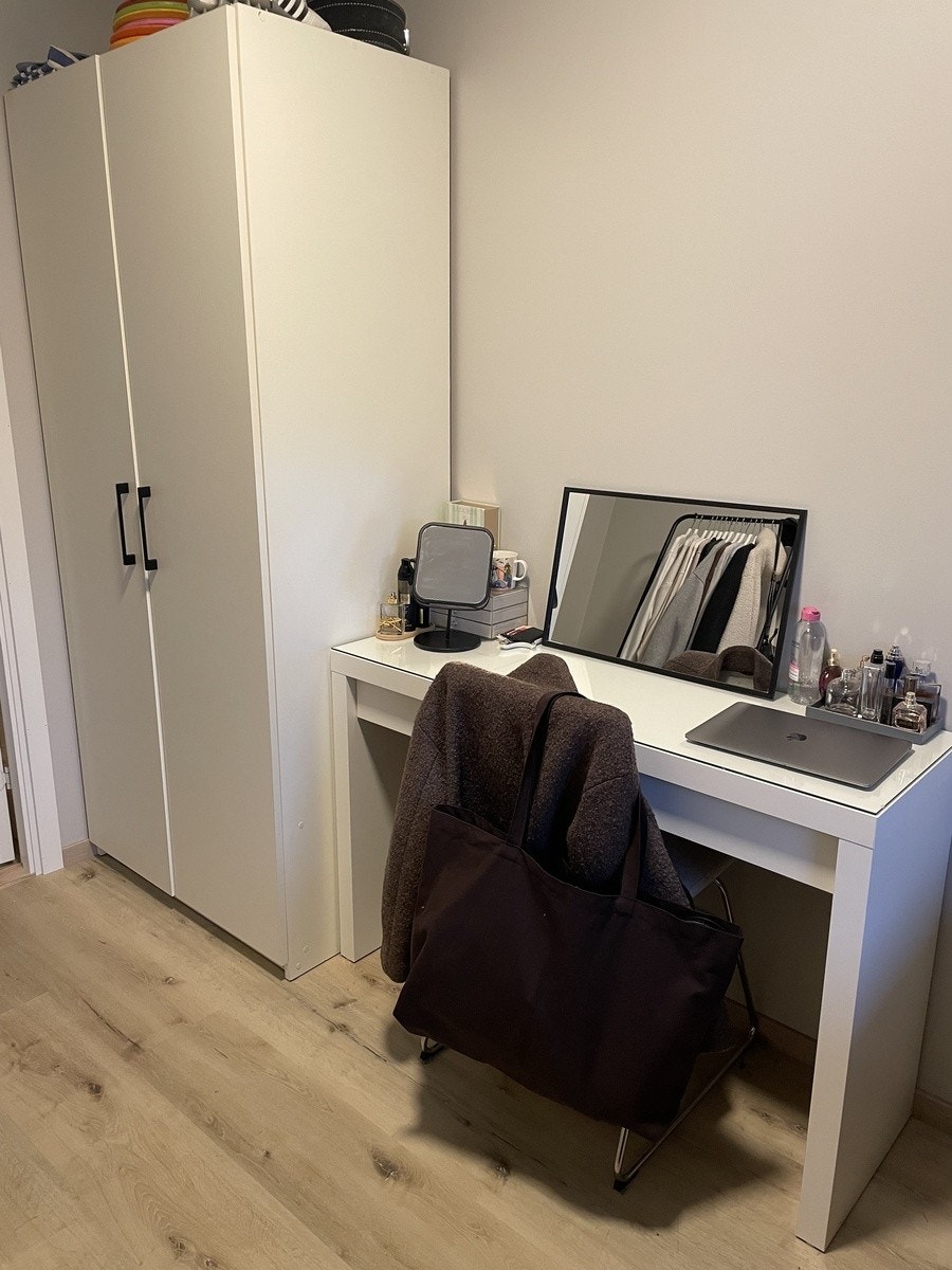 Garderobeskapet medfølger Galleribilde