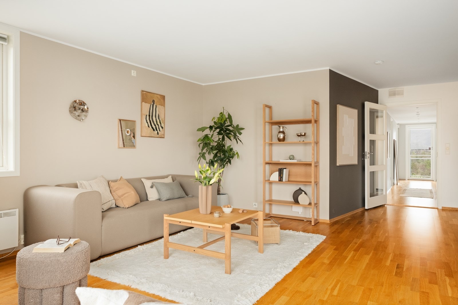 Her er det god plass til en hyggelig sittegruppe Galleribilde