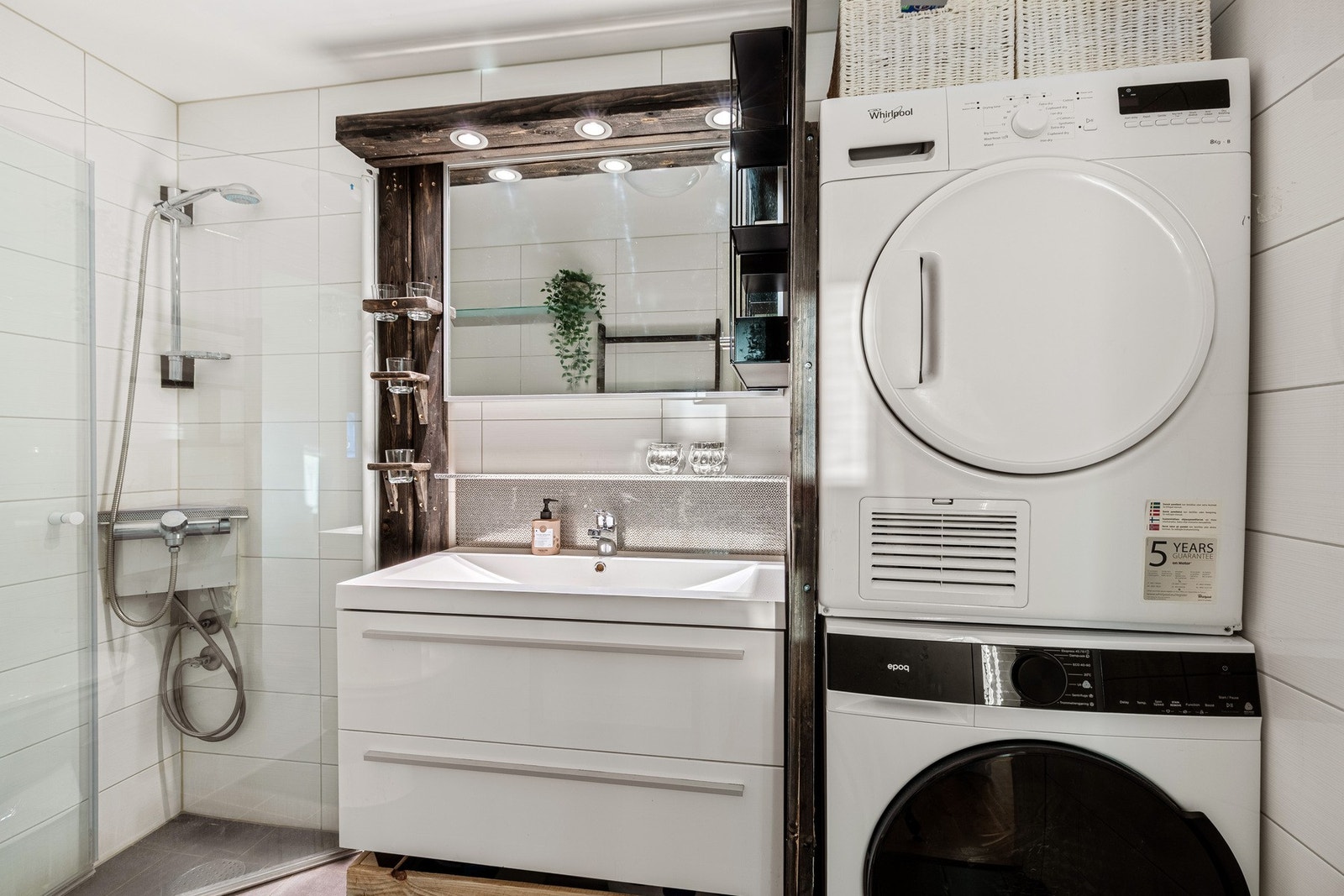 Romslig baderom. Galleribilde