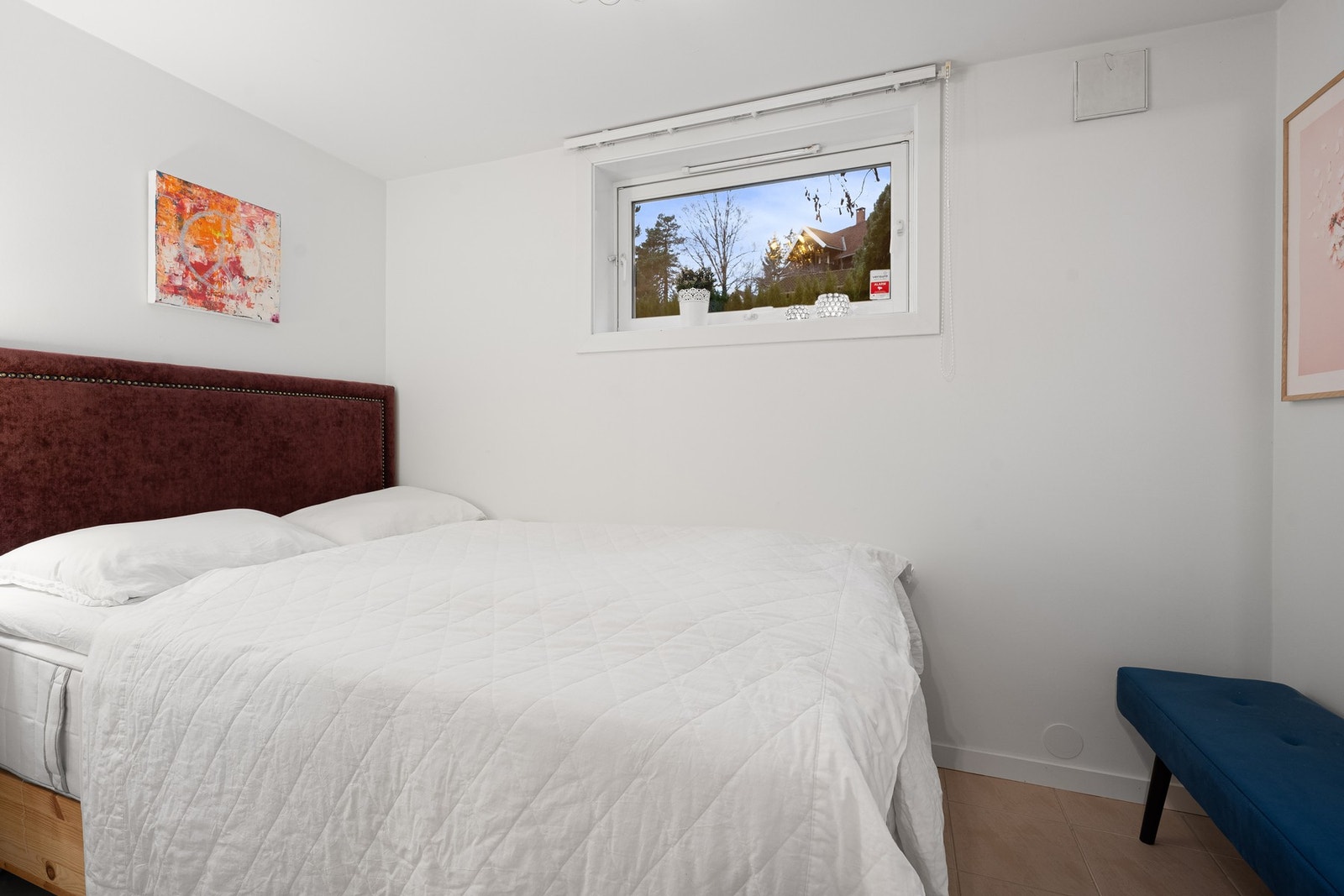 Soverom i kjelleretasjen er bruksendret fra arbeidsrom Galleribilde