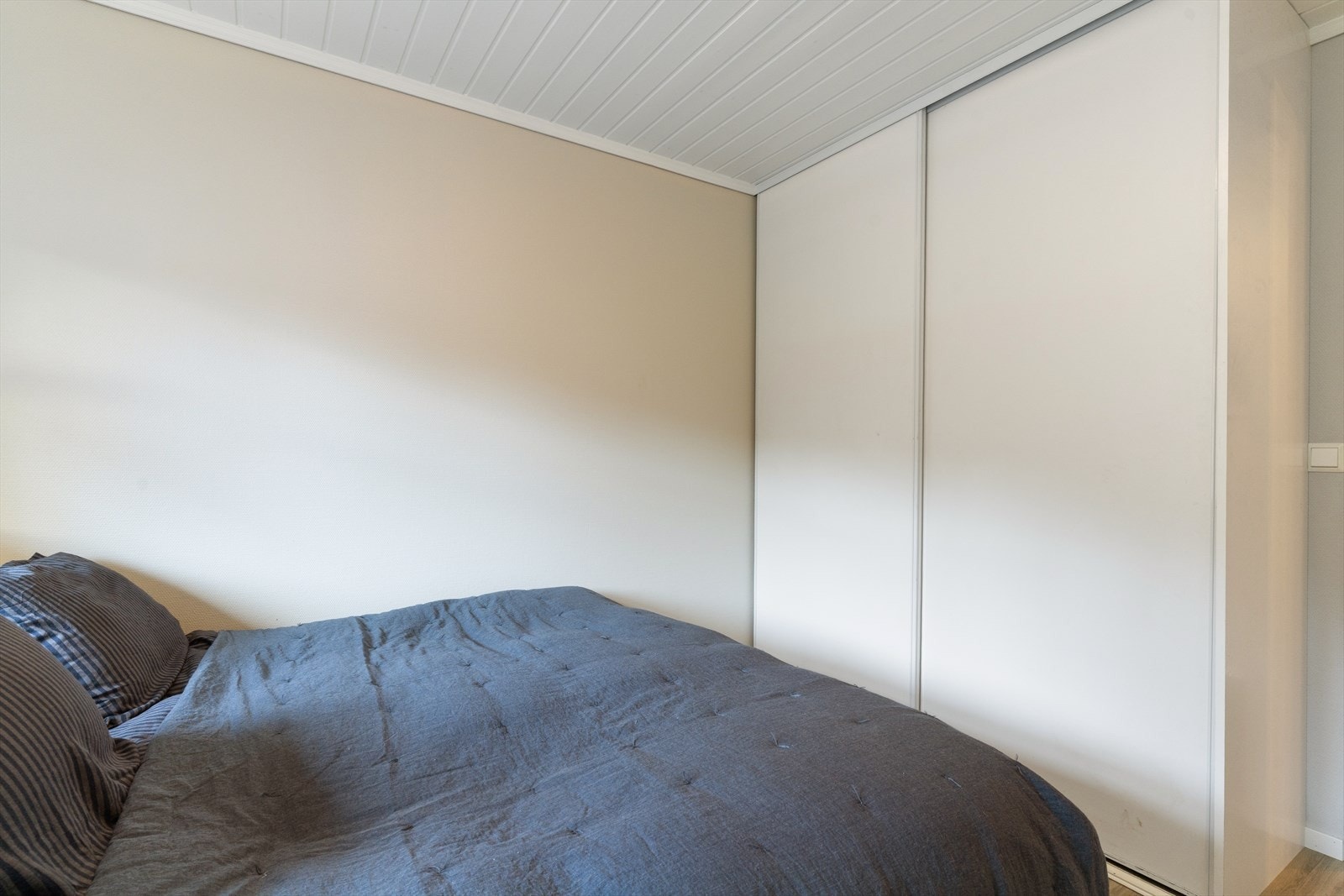 Garderobeskap. Galleribilde