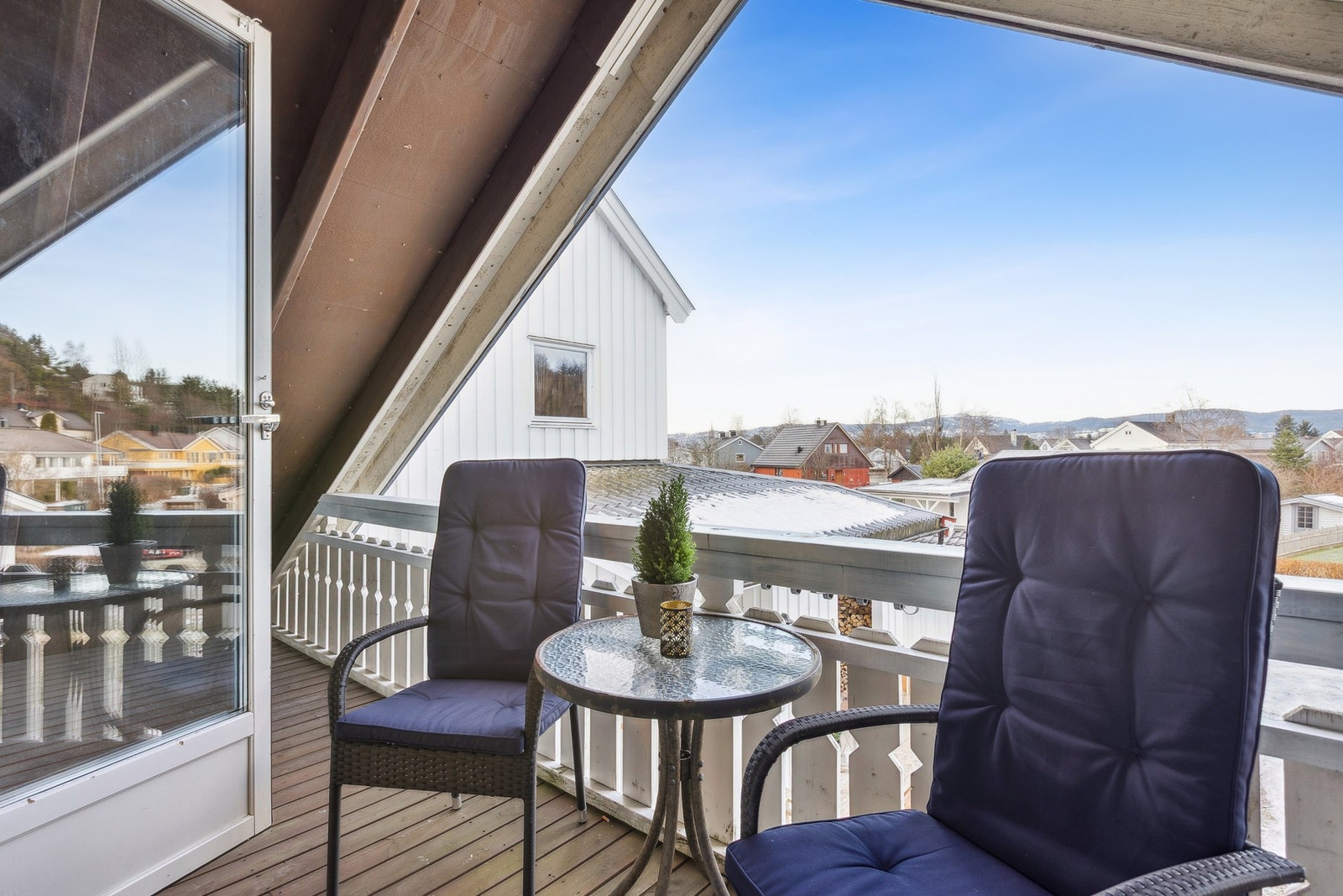 Meget hyggelig balkong på loft, med et areal på 10 kvm. Galleribilde