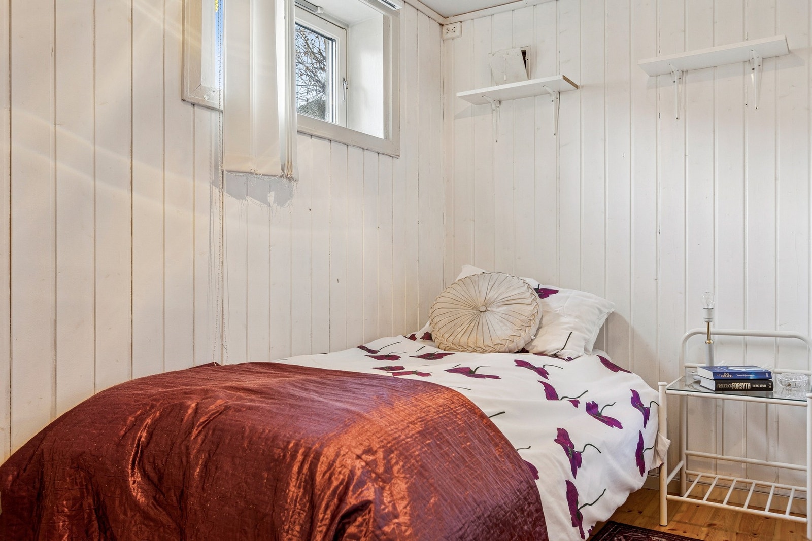 Rommene måler et areal på 10 og 8 kvm. Galleribilde