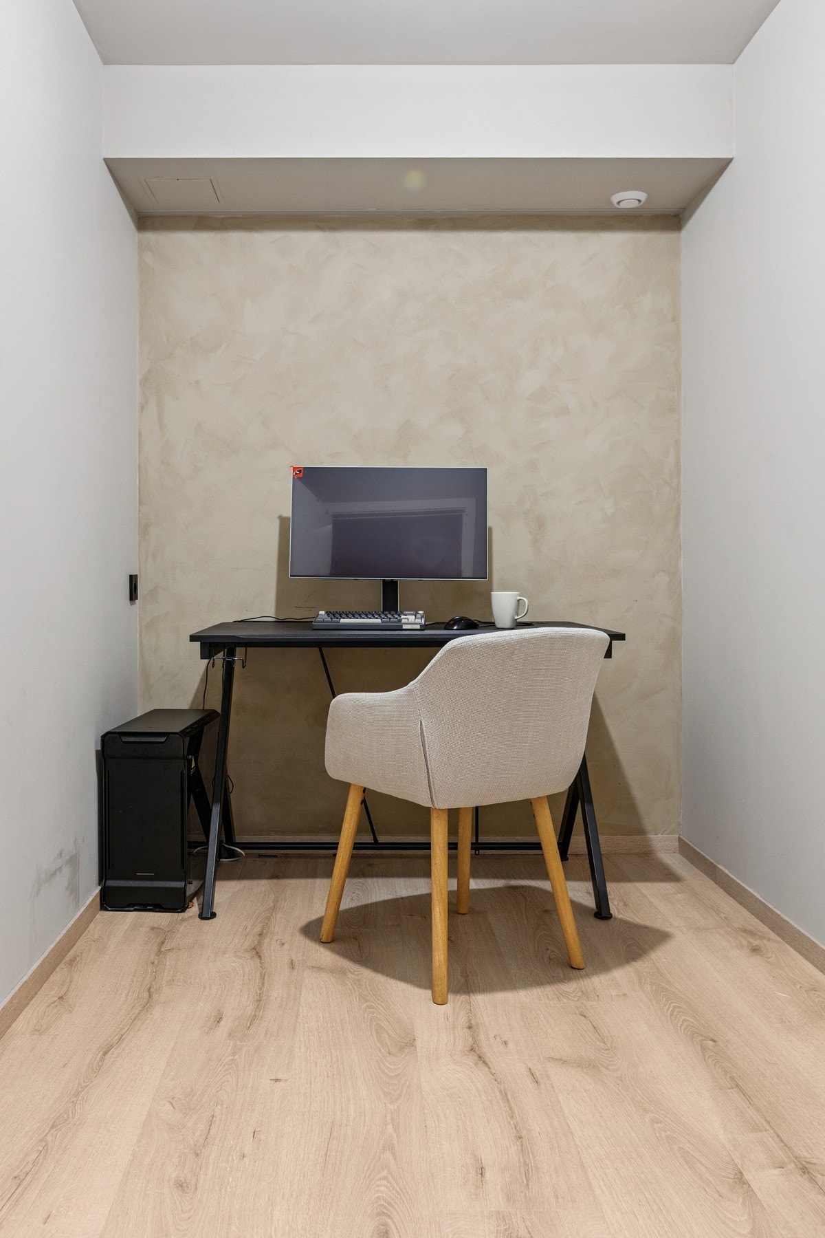 Rom på 5 kvm, som blir benyttet som kontorrom. Galleribilde