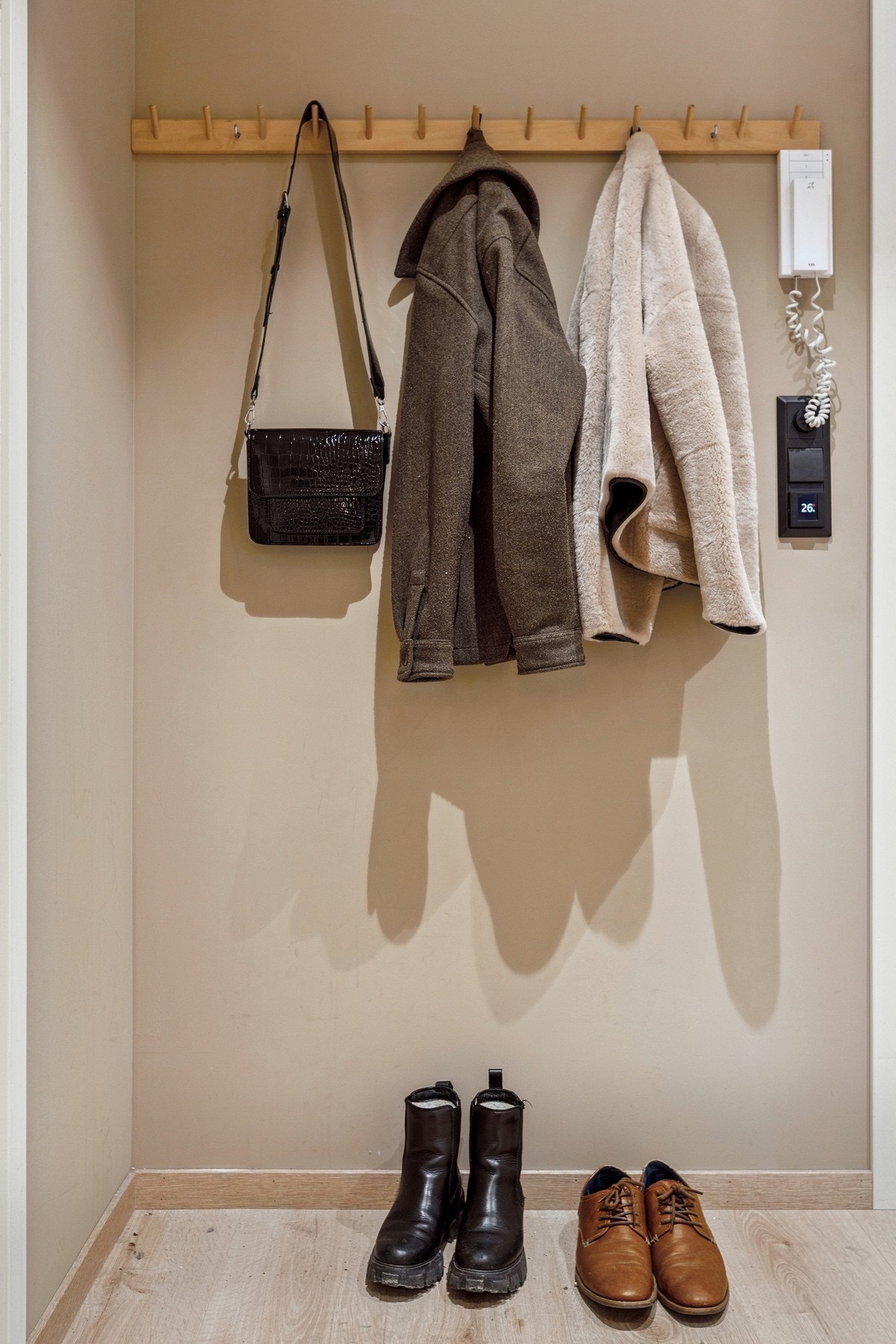 God plass til oppheng av yttertøy. Galleribilde