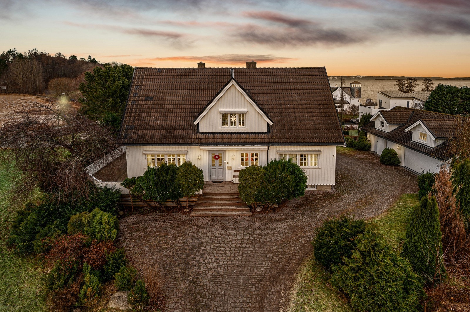 Karisvingen 2 er en fantastisk enebolig med et bruksareal på 281 kvadratmeter. Galleribilde