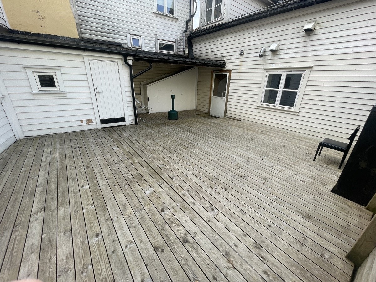 Uteplass, deler av den disponeres av leietakere Galleribilde