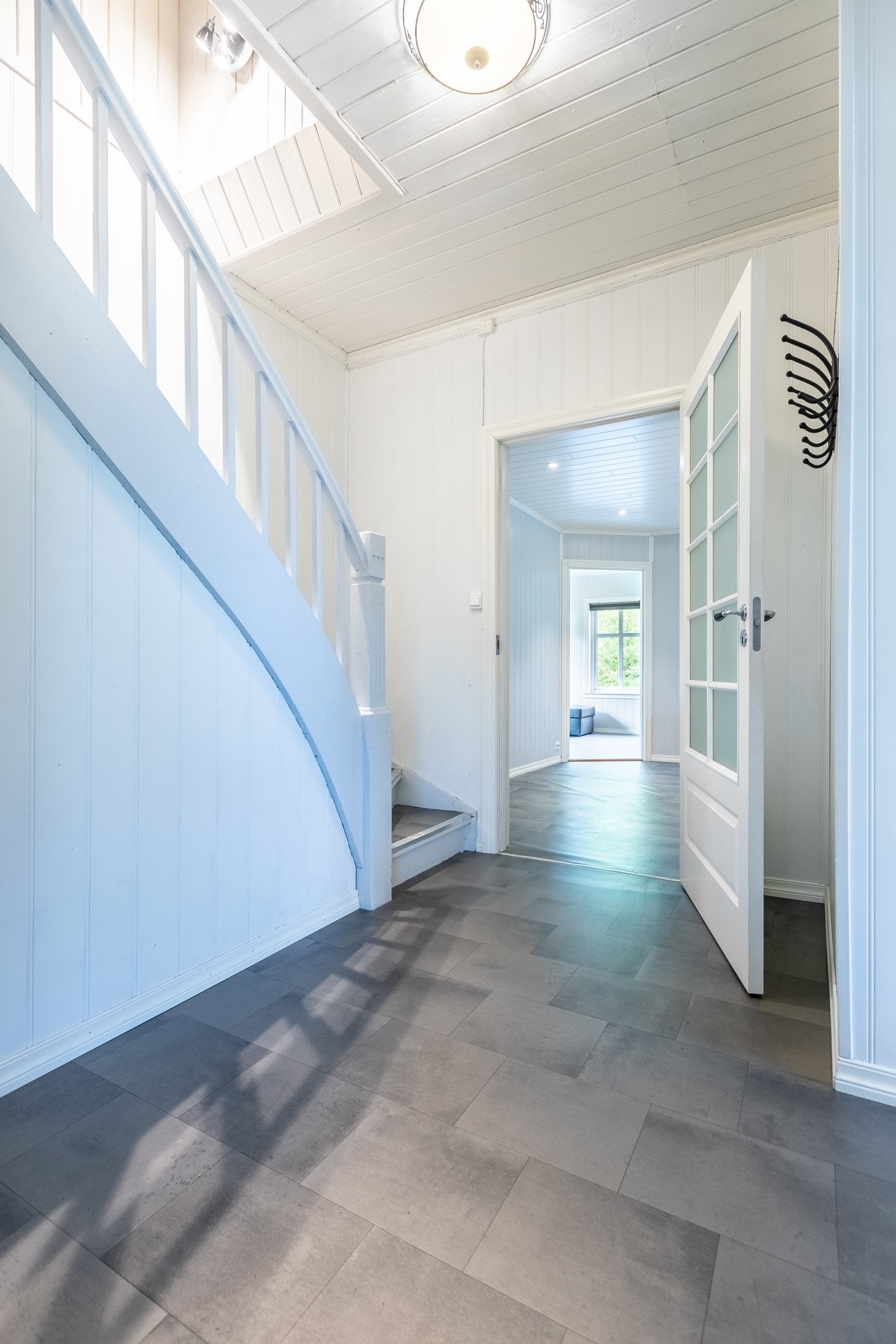 Gangareal h. etg. med trapp til 2. etg. Galleribilde