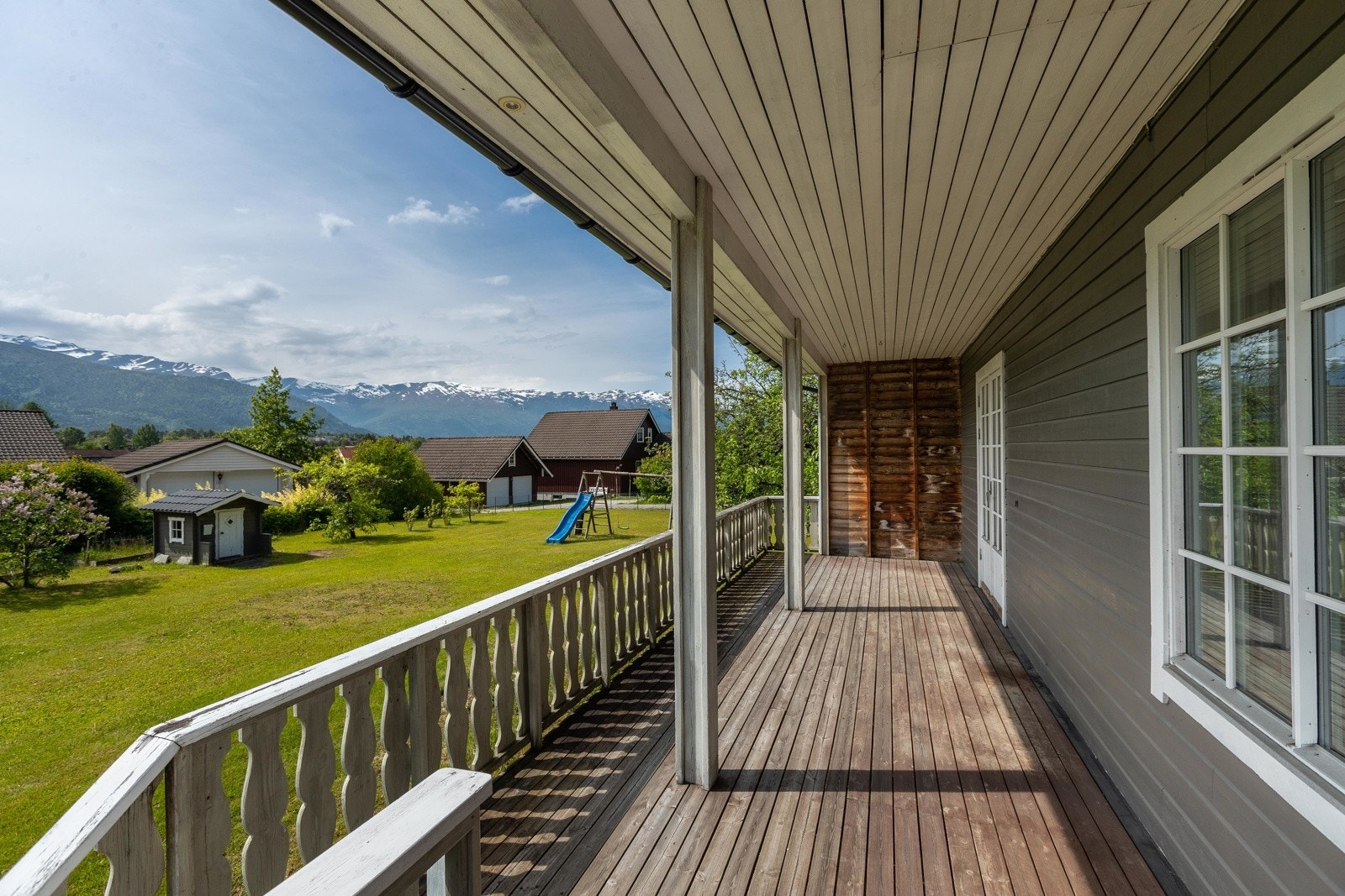 Utsikt frå terrasse Galleribilde