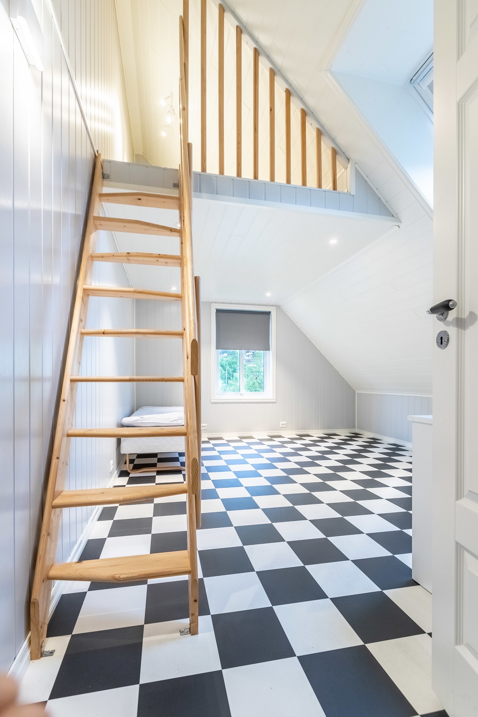 Soverom 2. etg. med hems Galleribilde