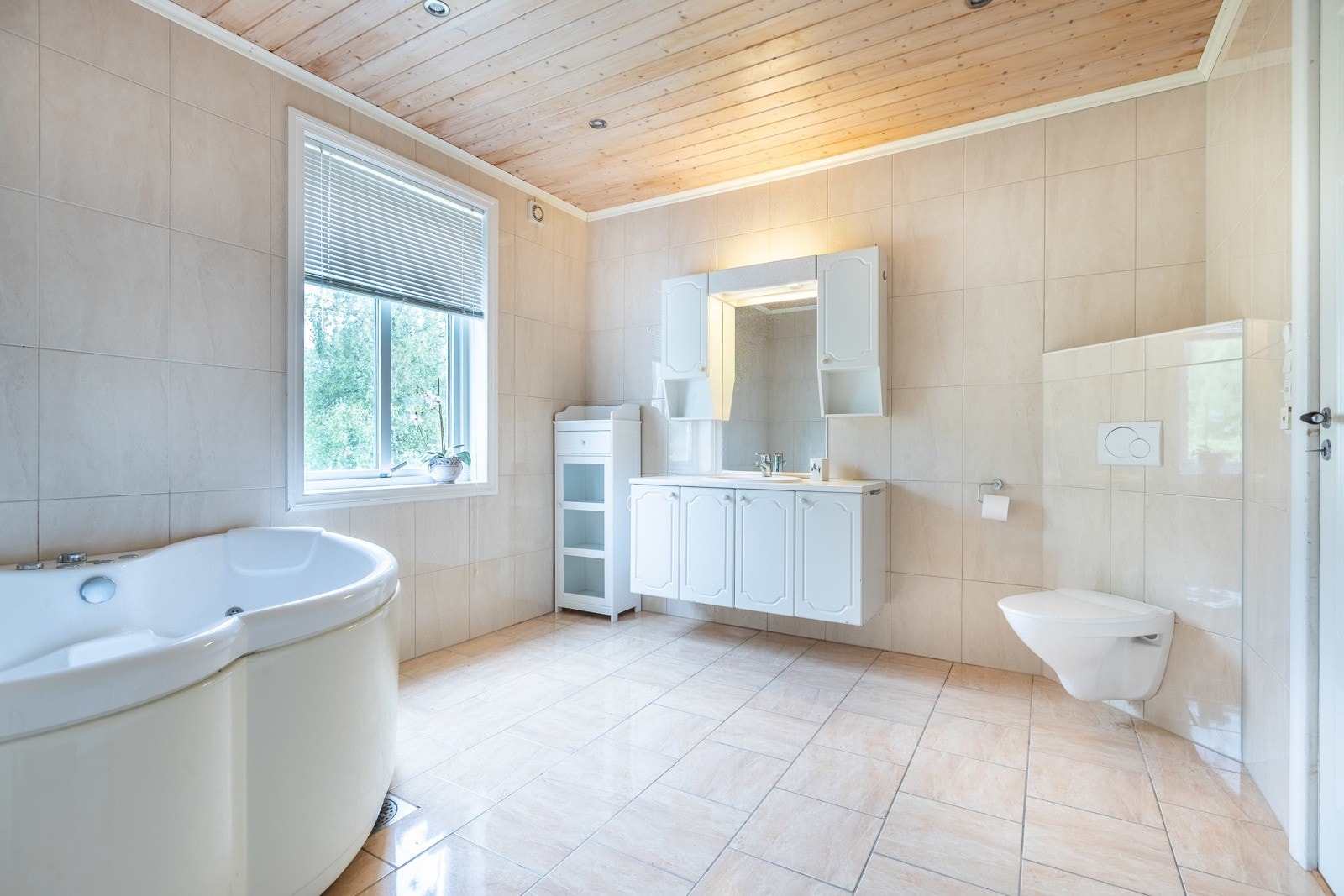 Bad 1, h. etg. Galleribilde