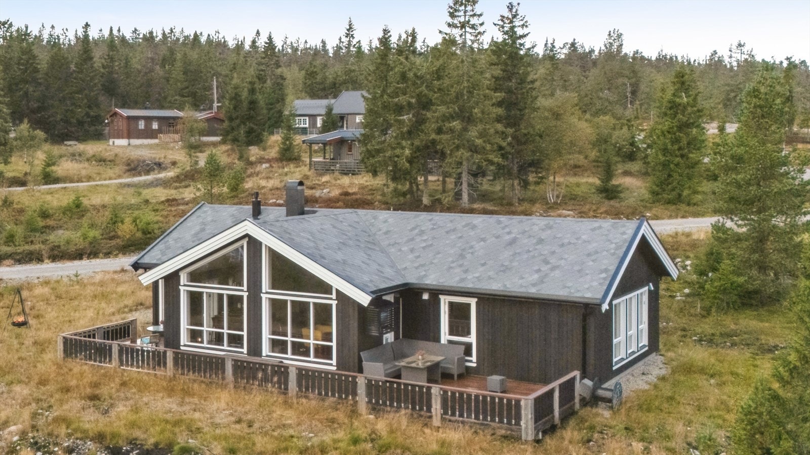 Her bor du med kort vei til alt Budor har å by på! Galleribilde