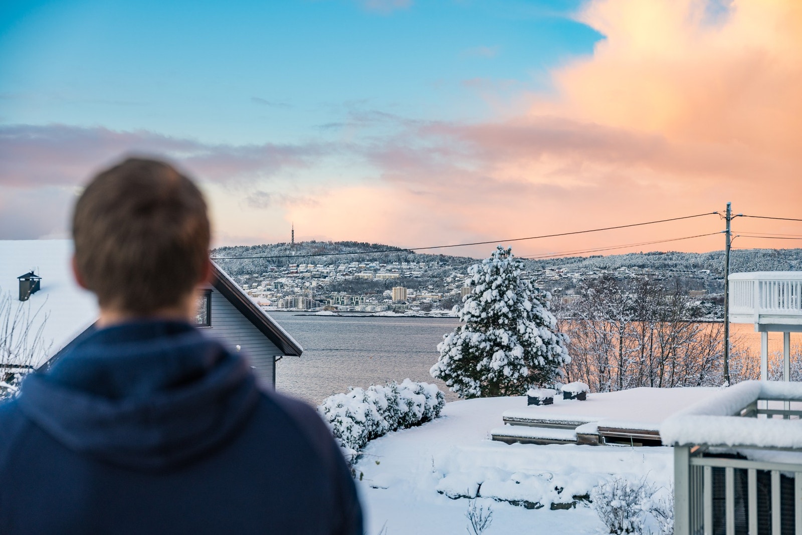 I tillegg til fantastisk utsikt byr verandaen på gode solforhold. Galleribilde