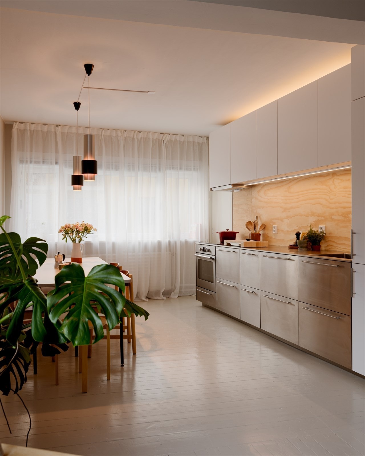 Belysning over og under overskap hjelper til med å sette riktig stemning. Galleribilde