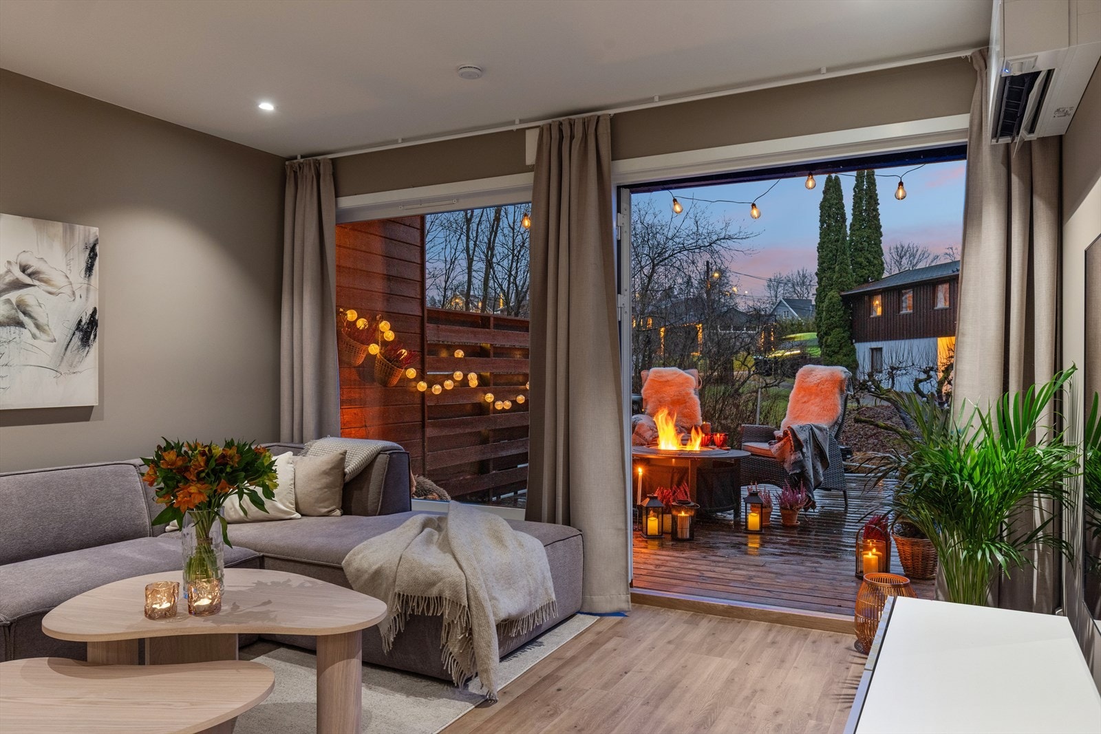 Fra stuen har man utgang til uteområdet. Galleribilde