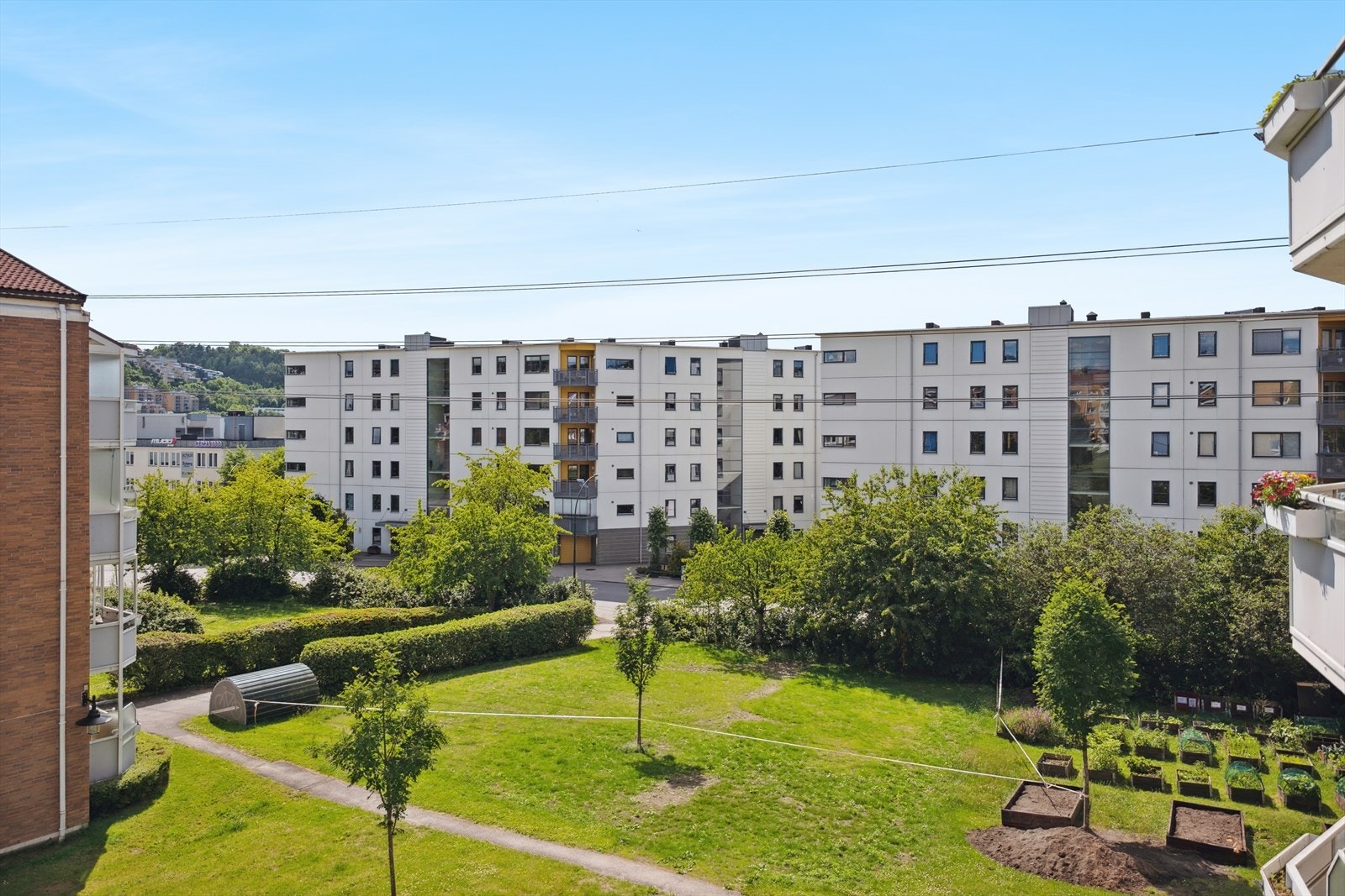 Fint utsyn fra balkongen en fin sommerdag. Galleribilde