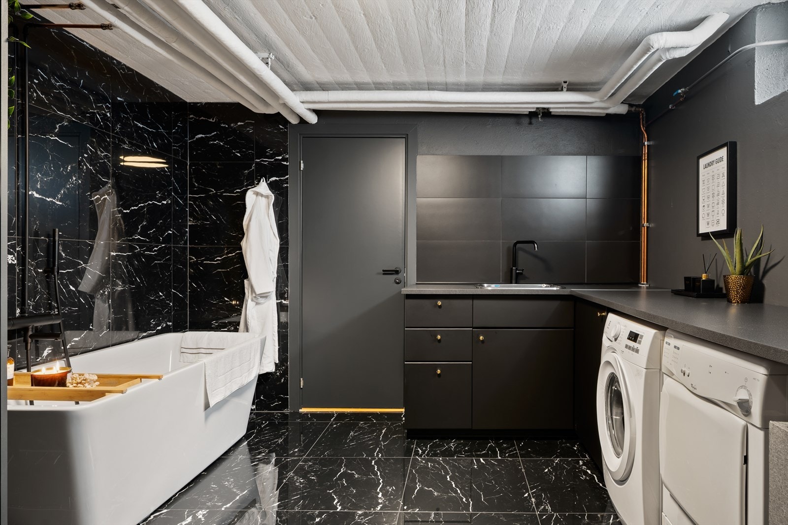 Vaskerom Galleribilde