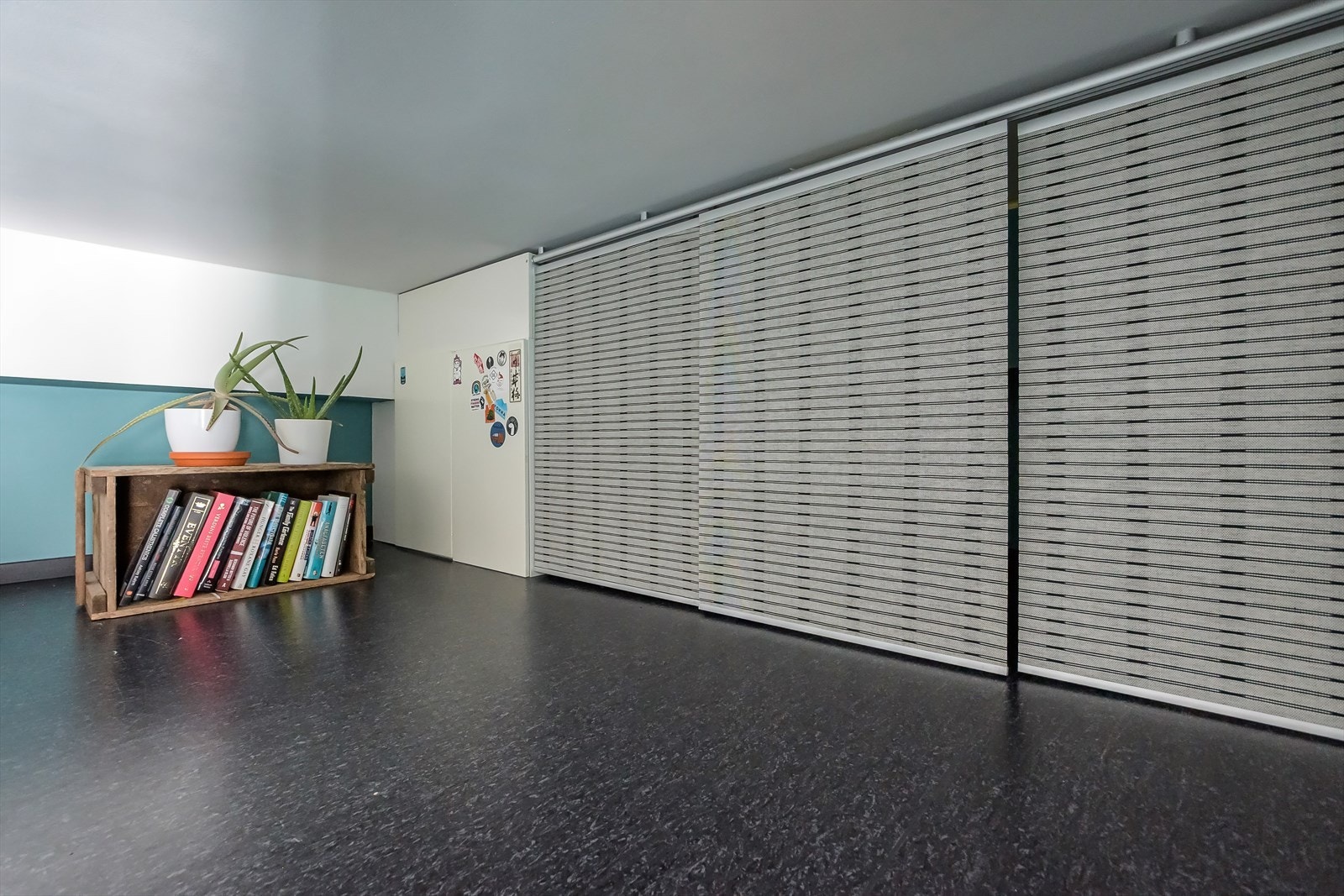 Hemsen passer utmerket som soveplass eller til oppbevaring Galleribilde