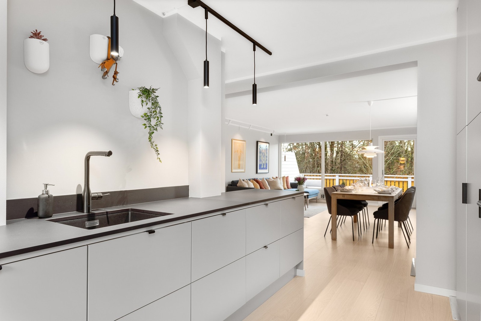 Solid benkeplate i Dekton Galleribilde