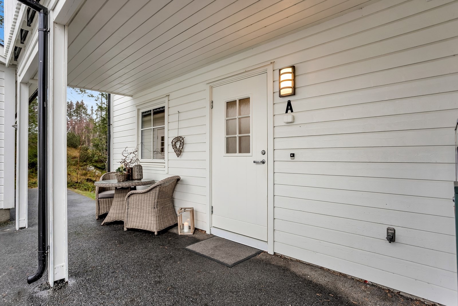 Leiligheten ligger i første etasje og har enkel adkomst fra bakkeplan. Galleribilde