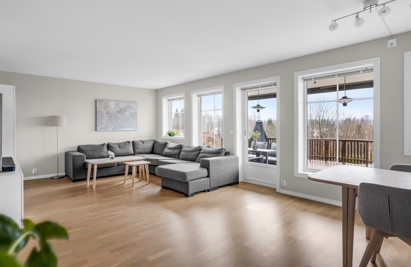 Leiligheten har en gjennomgående god standard med balansert ventilasjon for et sunt inneklima. Galleribilde