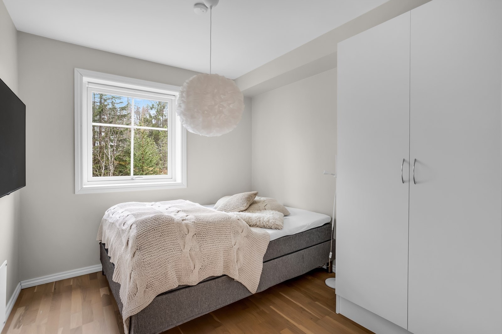 Soverom nummer to egner seg godt som barnerom, gjesterom eller kontor. Galleribilde