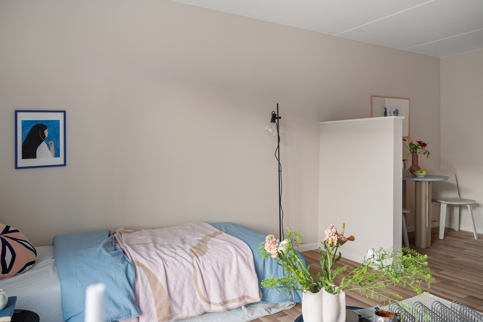 Strøm, internett, varme og varmtvann inkludert i felleskostnadene. Galleribilde