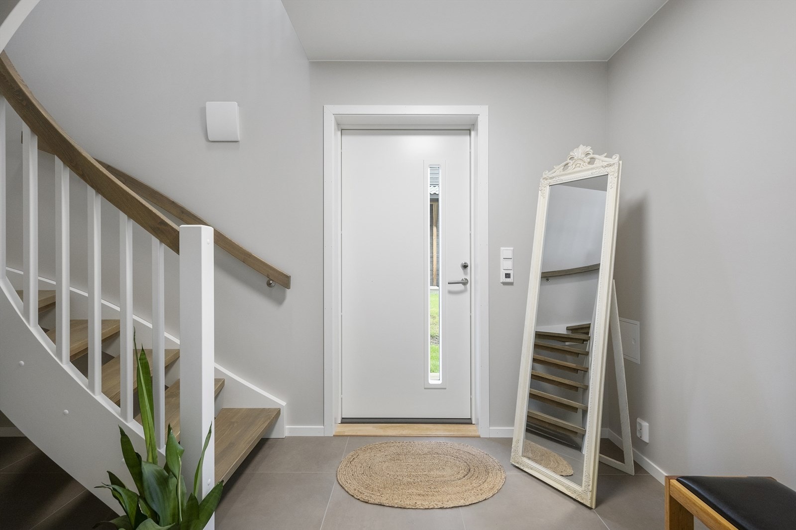 Gang/ trapperom. Galleribilde