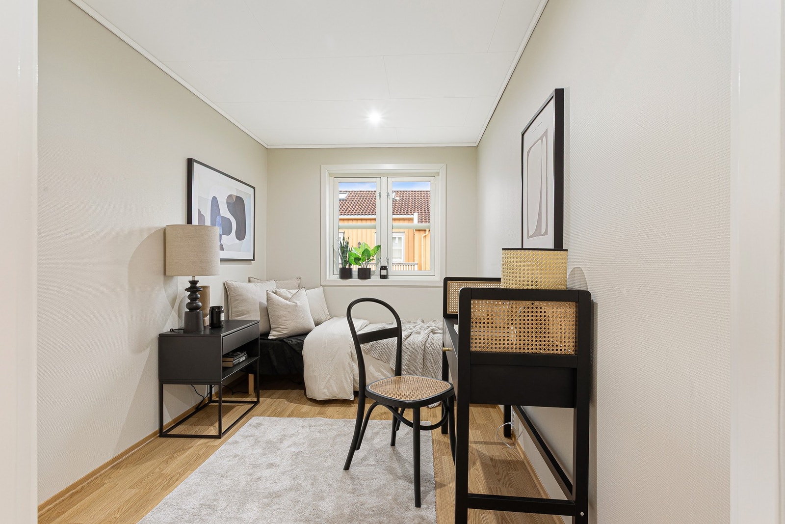 Soverom 2 måler 7,5kvm. Passer ypperlig som kontor/gjesterom. Galleribilde