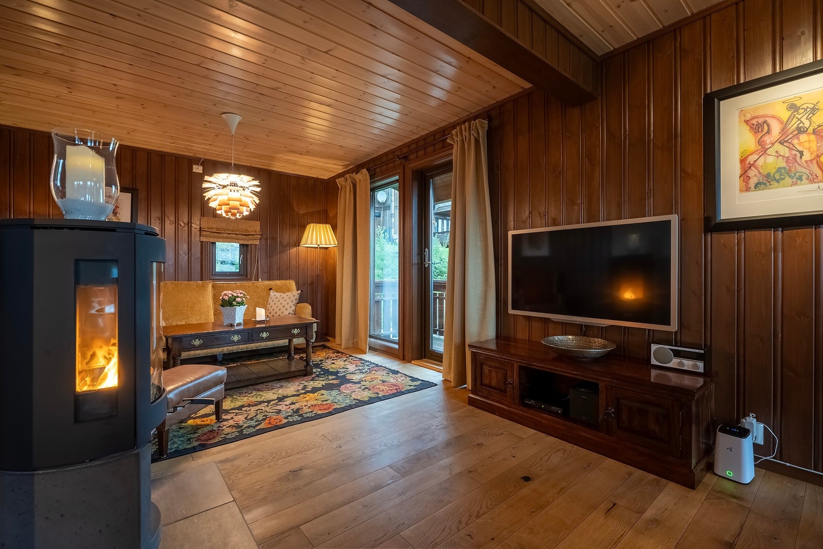 En lekker og stilren fritidsleilighet med flott beliggenhet i Stølen. Galleribilde