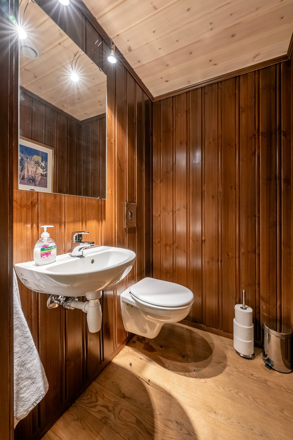 Leiligheten har også et eget toalettrom. Galleribilde