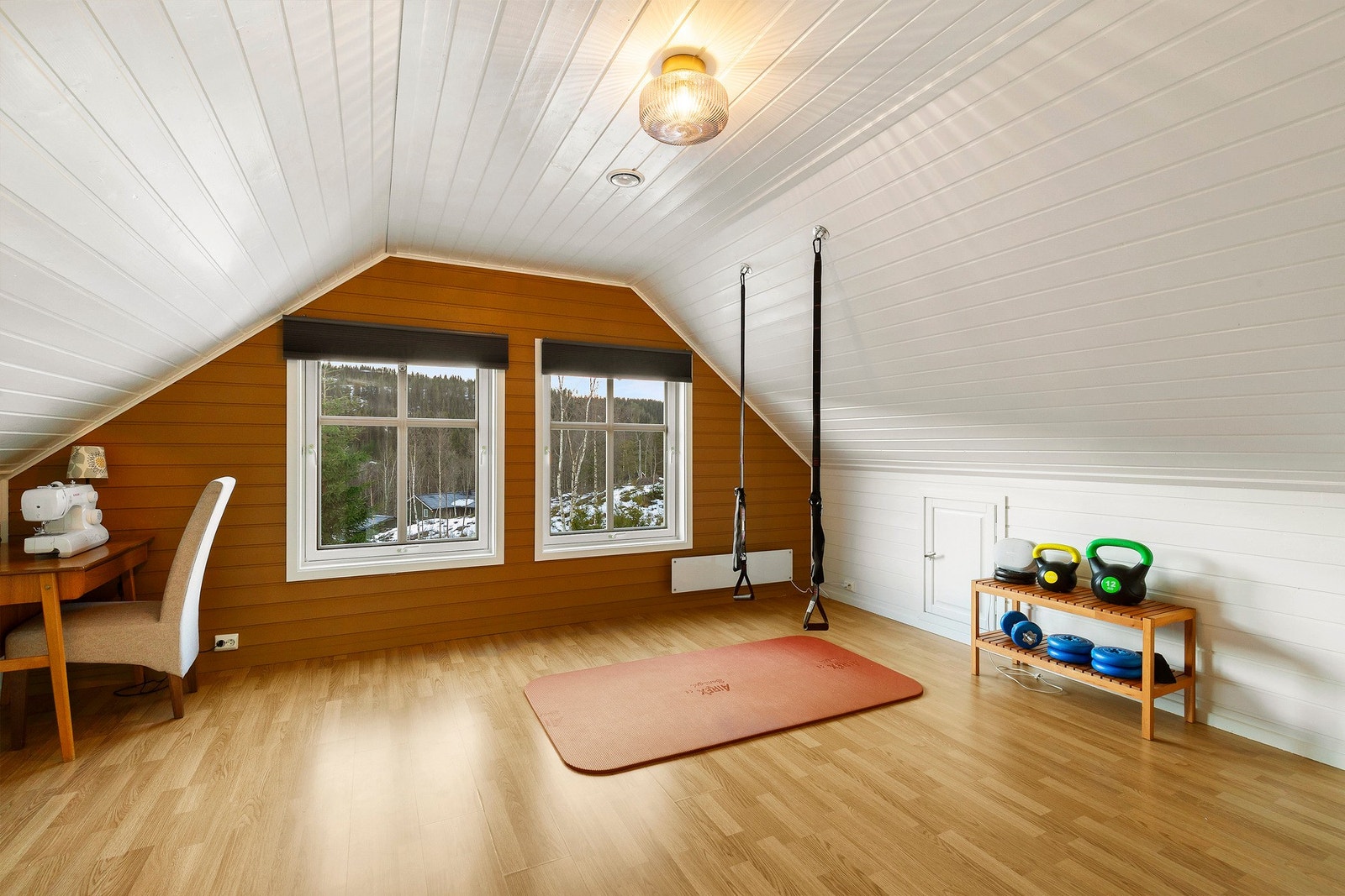 Stort soverom i loftsetasje på 15,5 m². Galleribilde