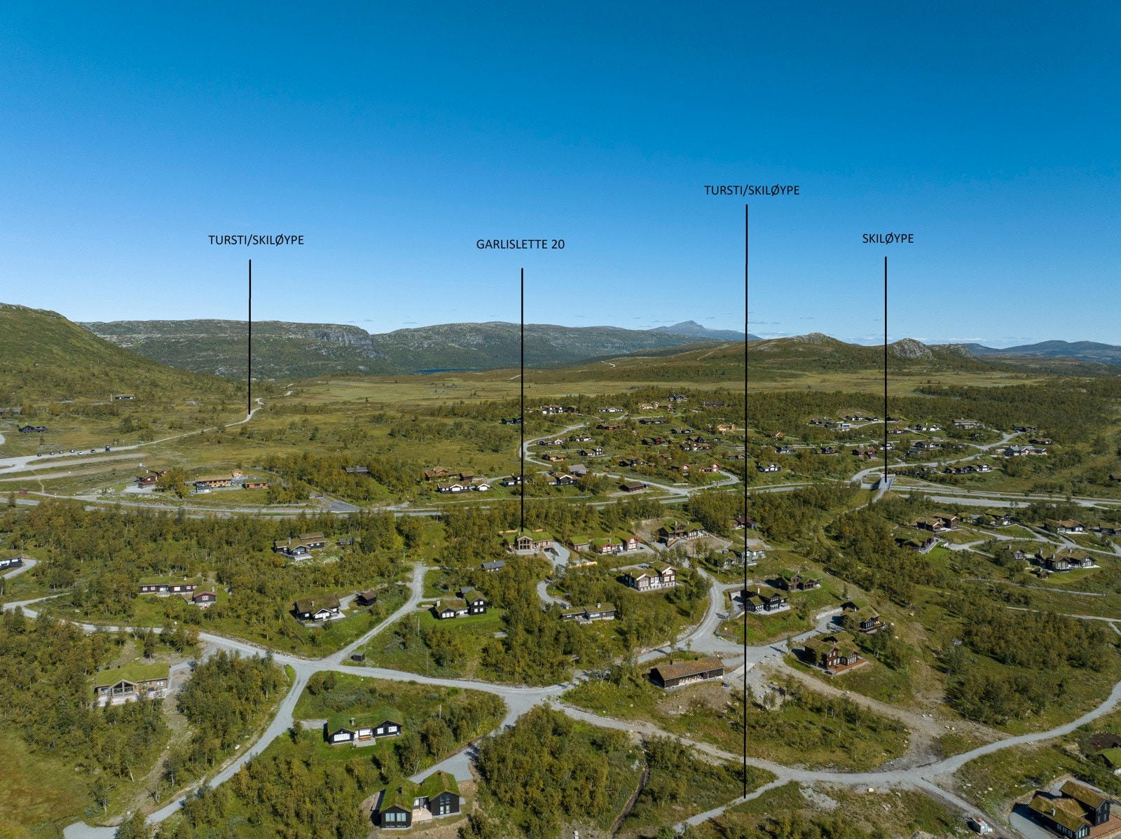 Fra eiendommen har du nærmest ubegrensete muligheter hva gjelder skiopplevelser med preparerte skiløyper nesten rett utenfor hytteveggen. Herfra er det kort vei til Garli, hvor man kan følge de flotte løypene innover i fjellet. Galleribilde