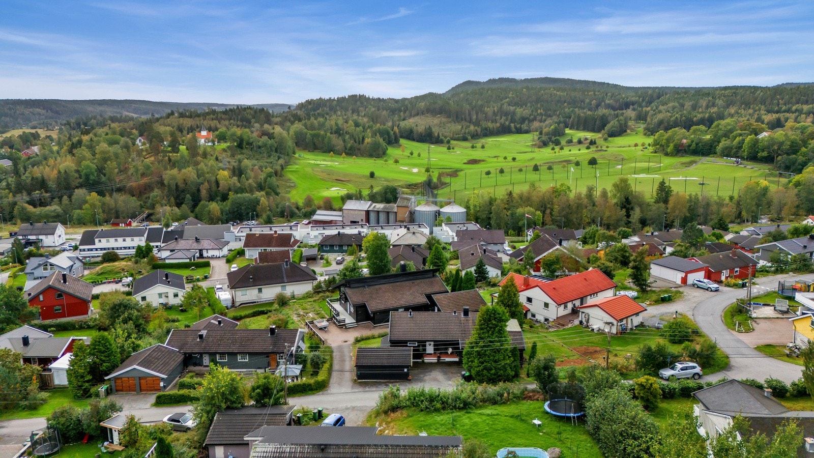 Østmarka har ellers vakker natur, små fiskevann og godt tilrettelagte turløyper. Galleribilde