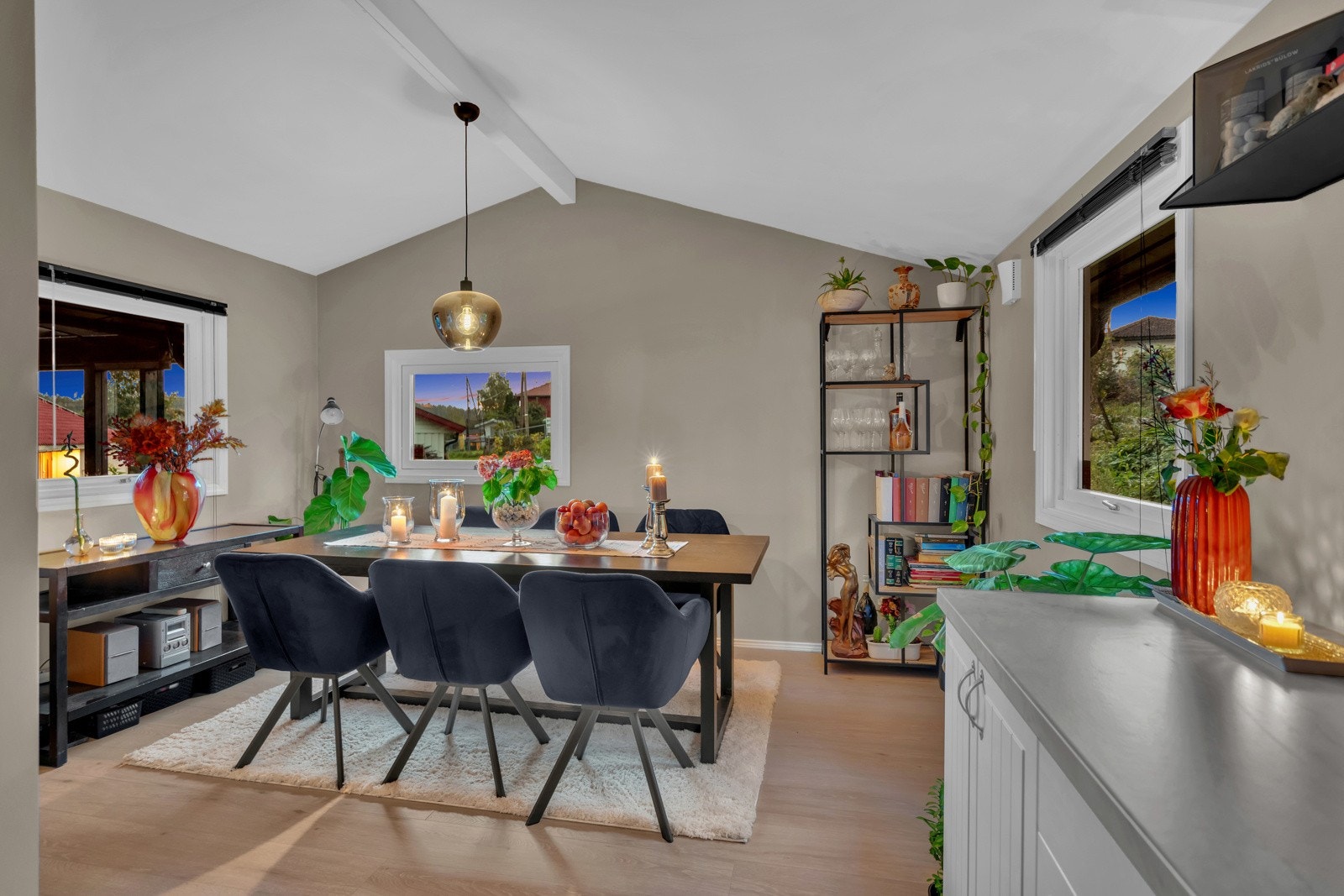 God plass til spisegruppe Galleribilde