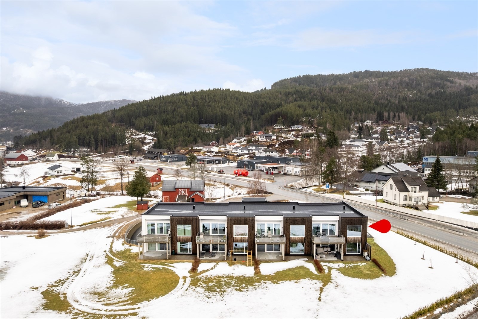 Eiendomsmegler 1 har gleden av presentere denne hjørneleiligheten som ligger i Eikenveien 1. Foto v/Anne Rakel Haaland. Galleribilde