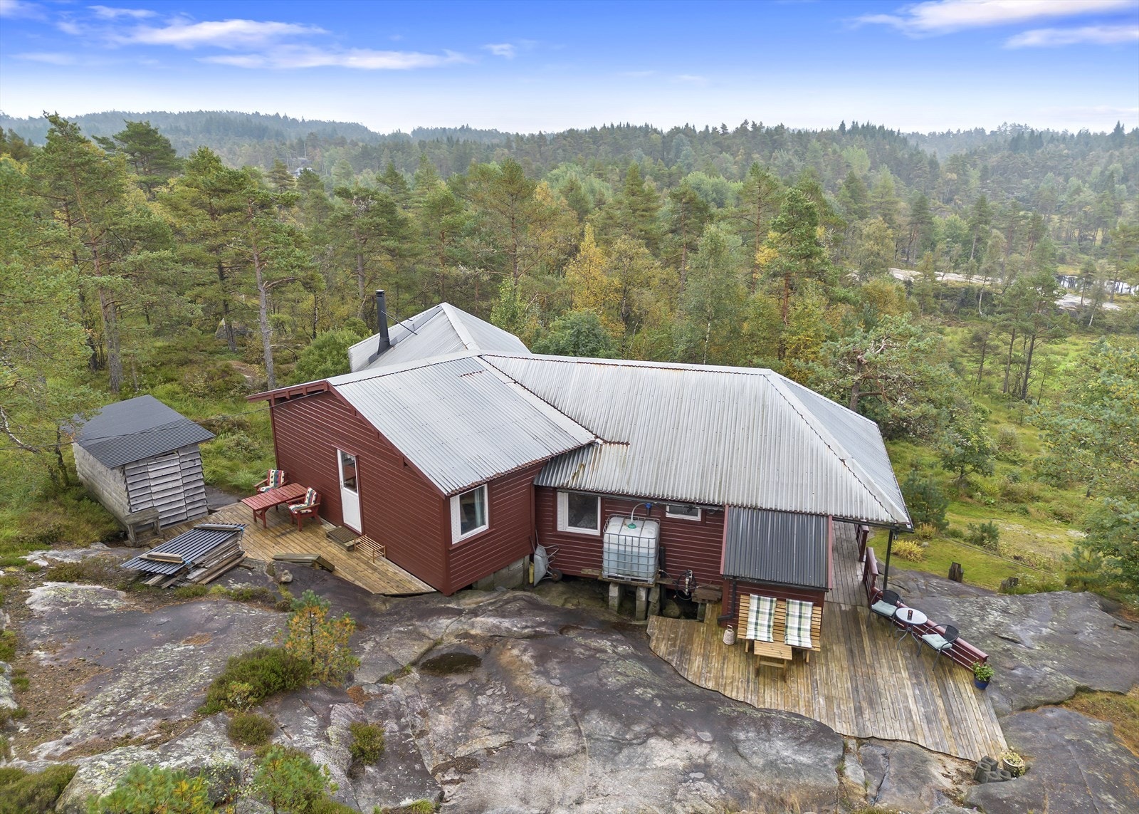 Utvendig har man også bod og vedbod. Galleribilde