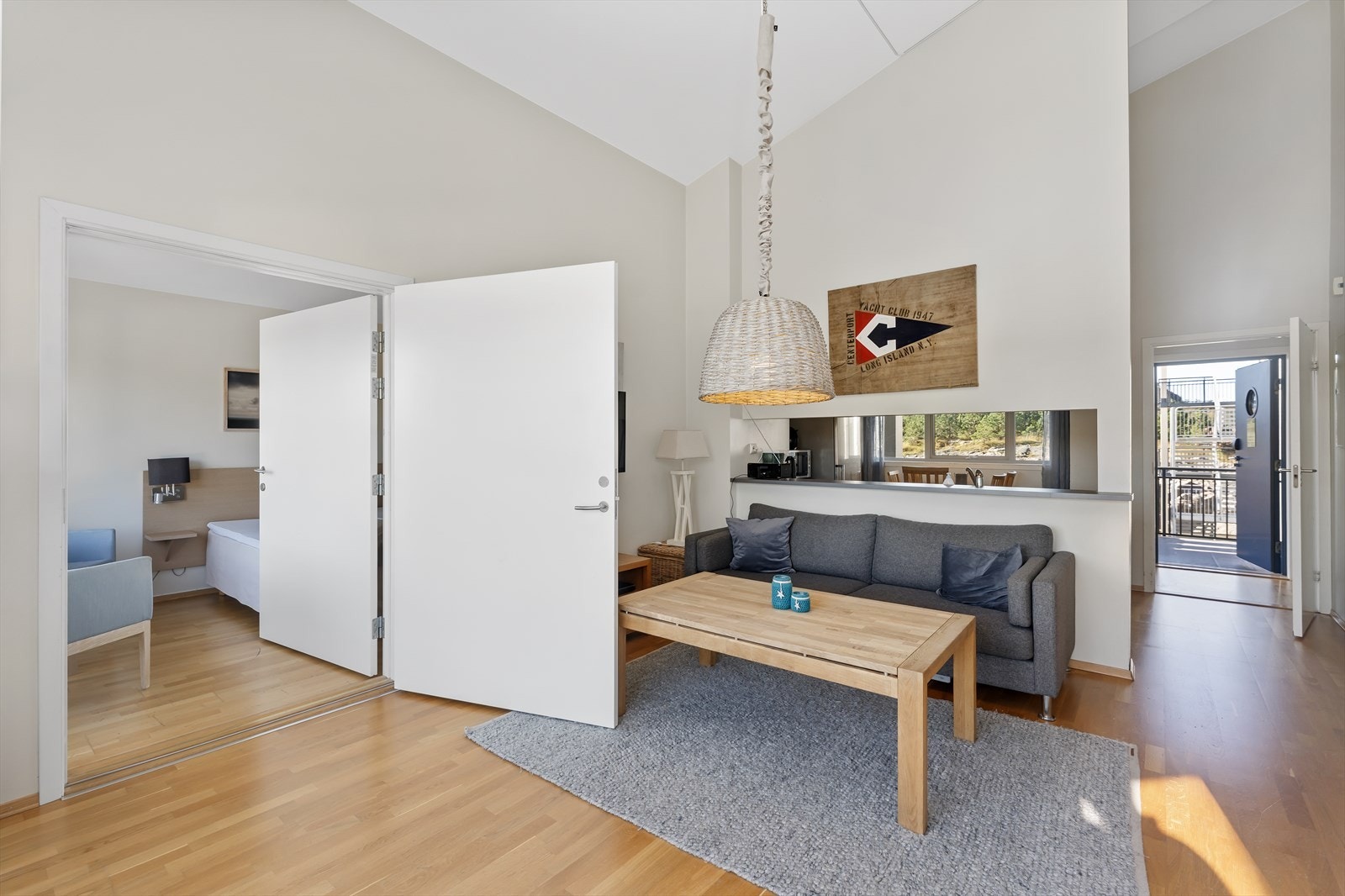 Fra stuen kan man gå videre til leilighetens hotellrom. Galleribilde