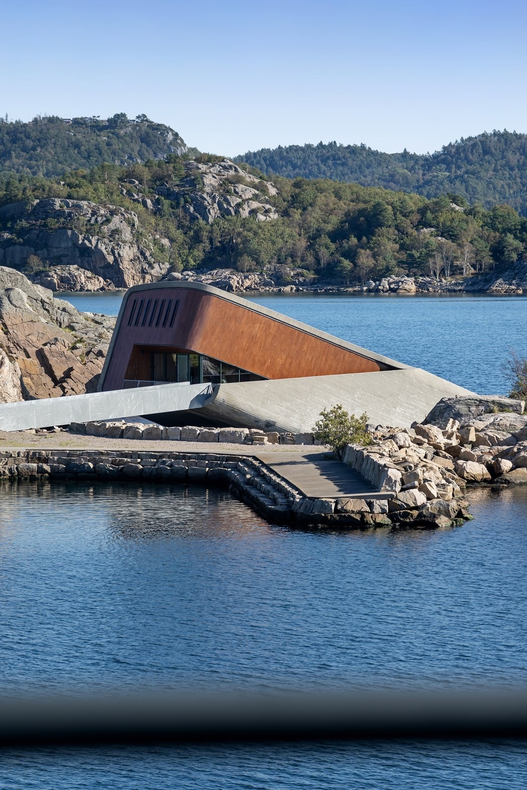 Restauranten Under, verdens første undervannsrestaurant, som har tiltrukket internasjonal oppmerksomhet. Galleribilde