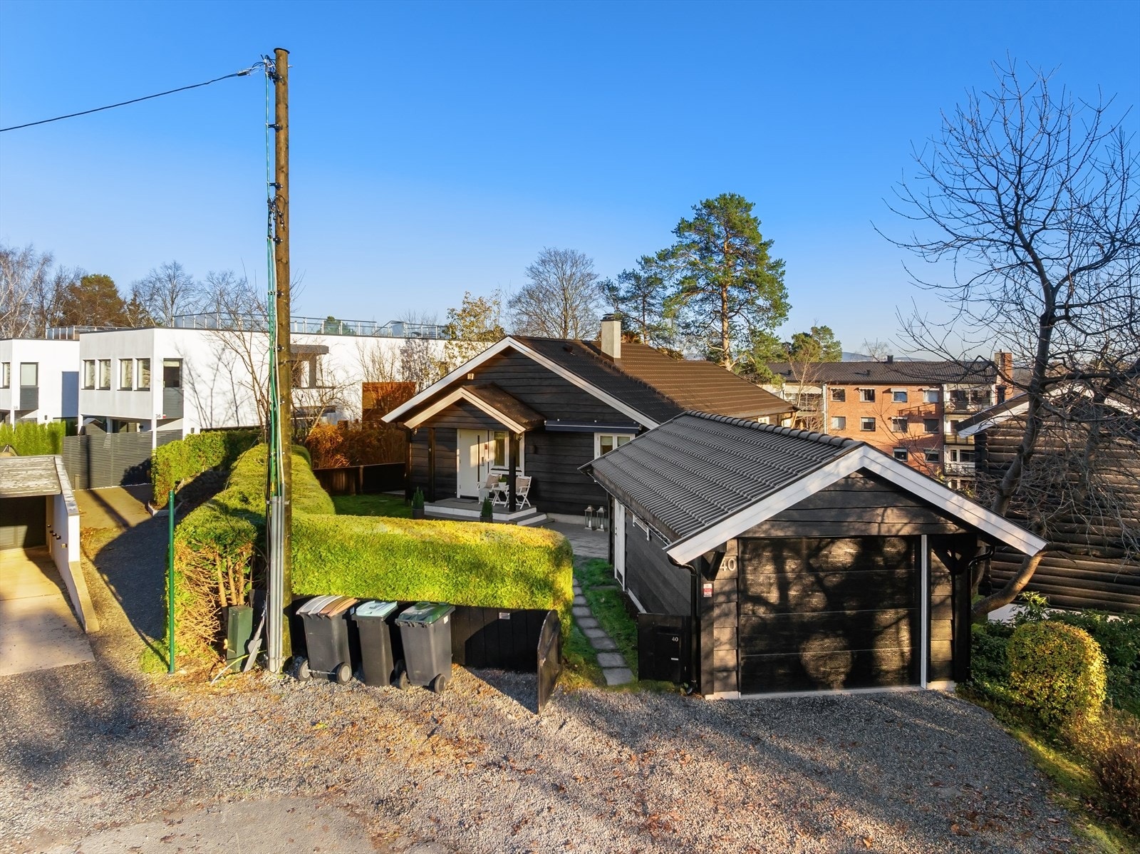 Garasje og adkomst Galleribilde