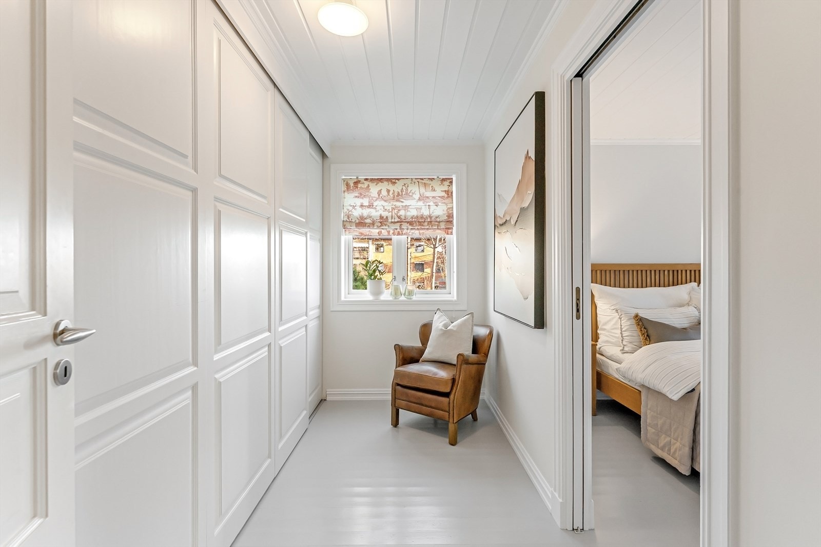 Garderoberom tilknyttet hovedsoverom Galleribilde