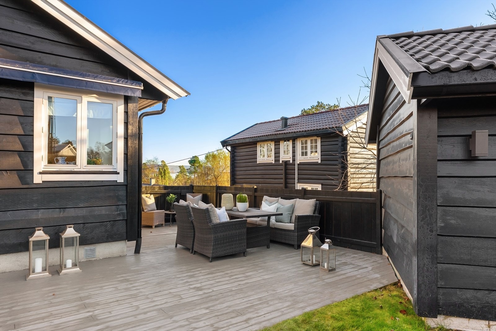 God atmosfære på hovedterrassen, her mot Oslofjorden Galleribilde