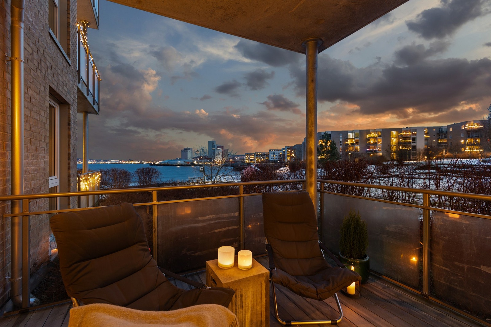 På terrassen er det lite innsyn og et fint utsyn. Galleribilde