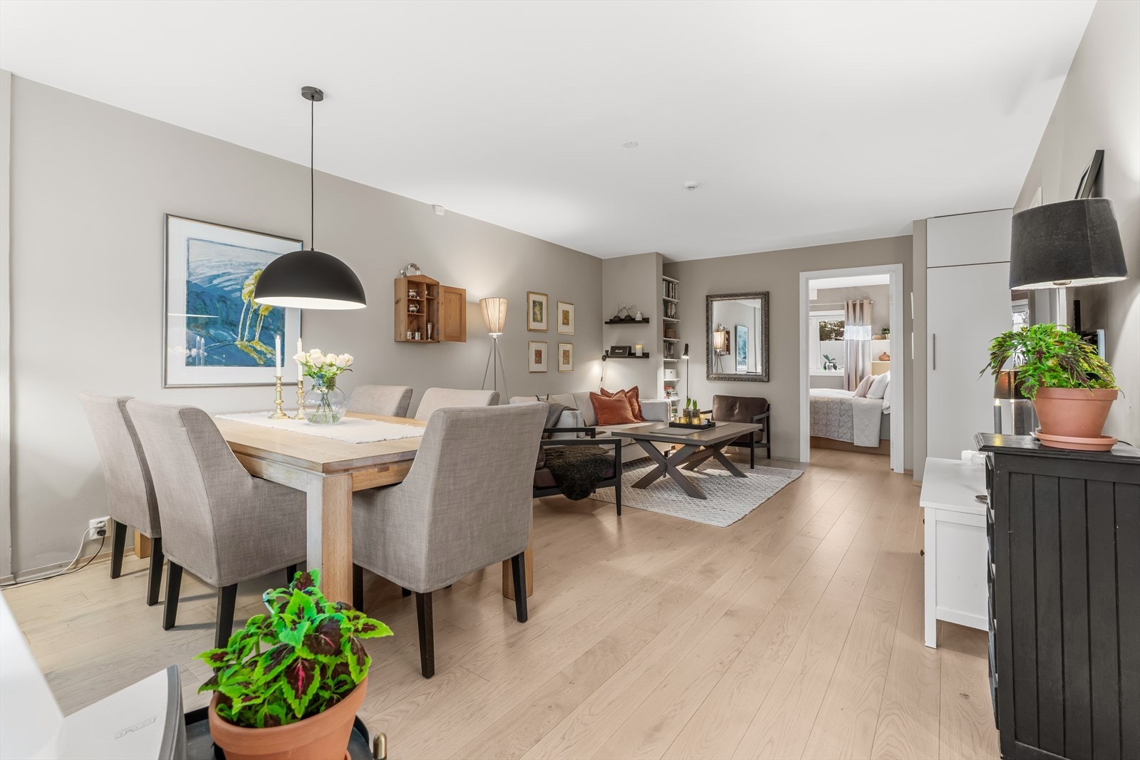 Felleskostnadene inkluderer bla. varmtvann, tv, internett mm. Galleribilde